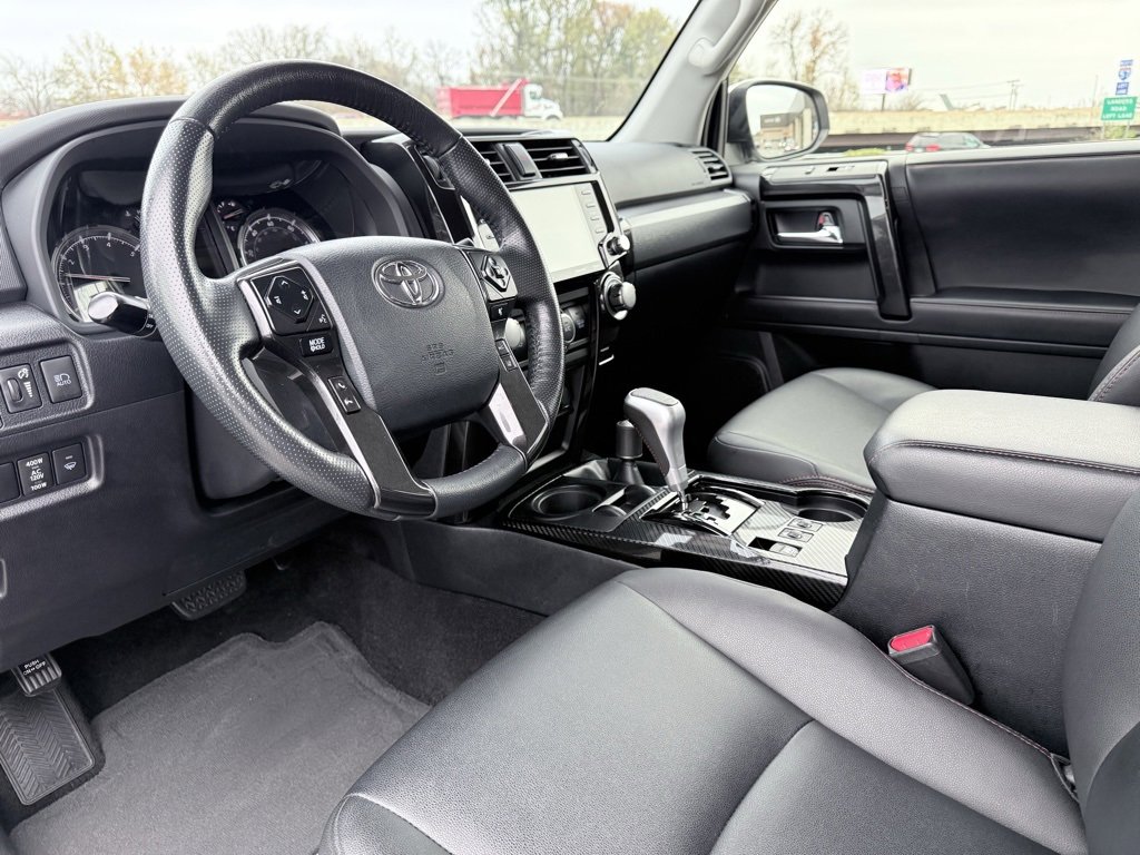 Used 2024 Toyota 4Runner TRD Off-Road Premium image 10