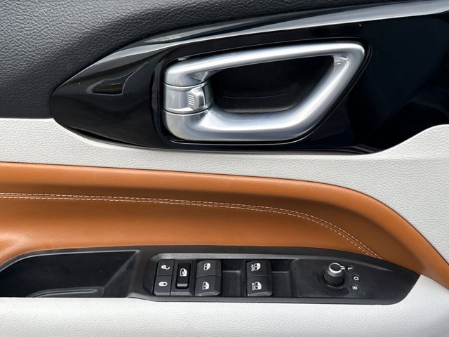 Used 2022 Jeep Compass Limited image 16