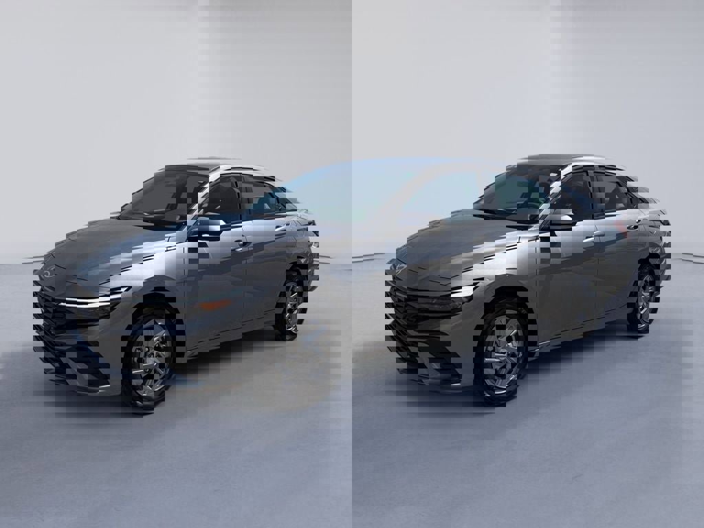 Used 2024 Hyundai Elantra SE