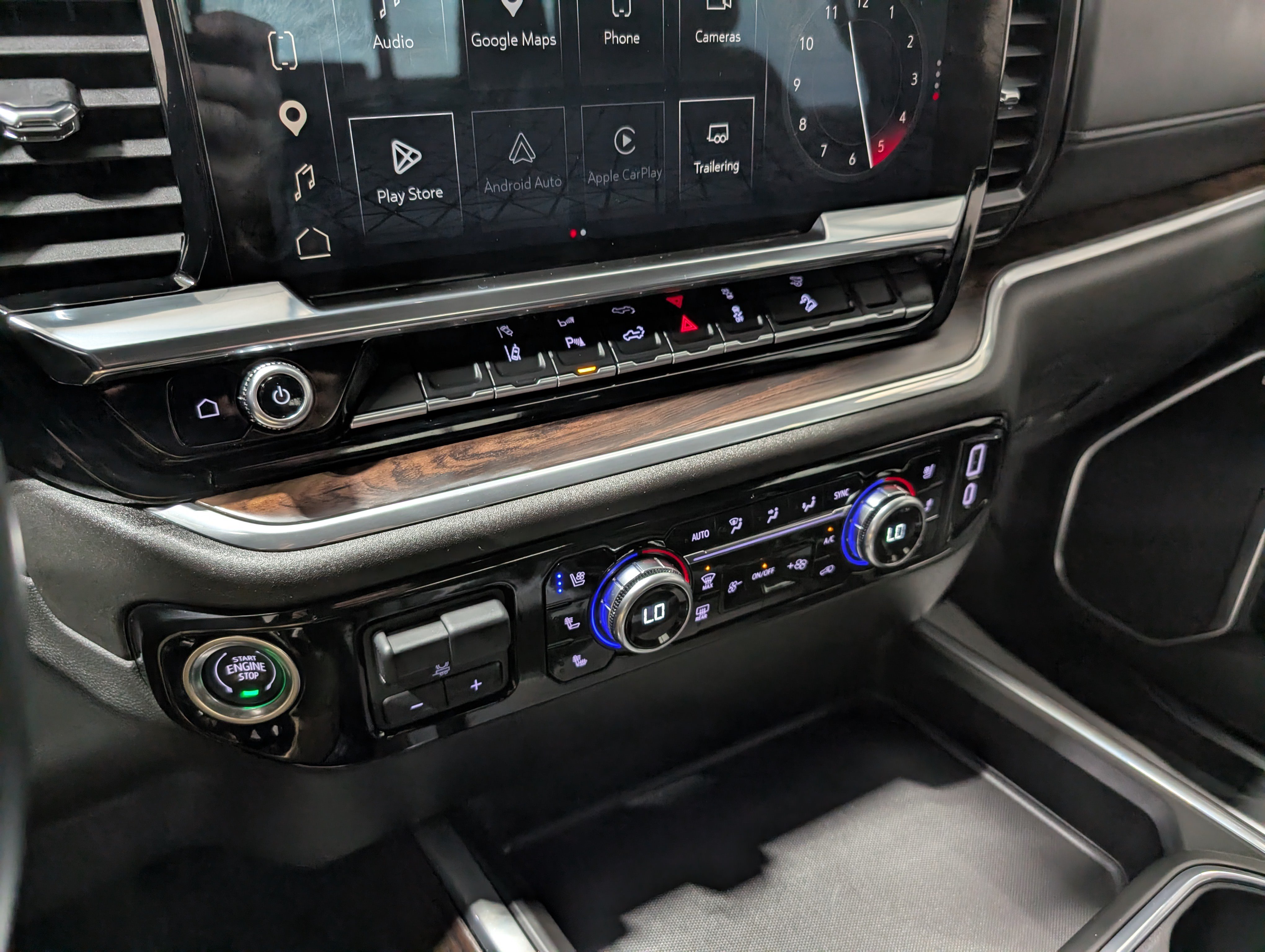 Used 2025 GMC Sierra 2500 SLT AWD/4WD image 26