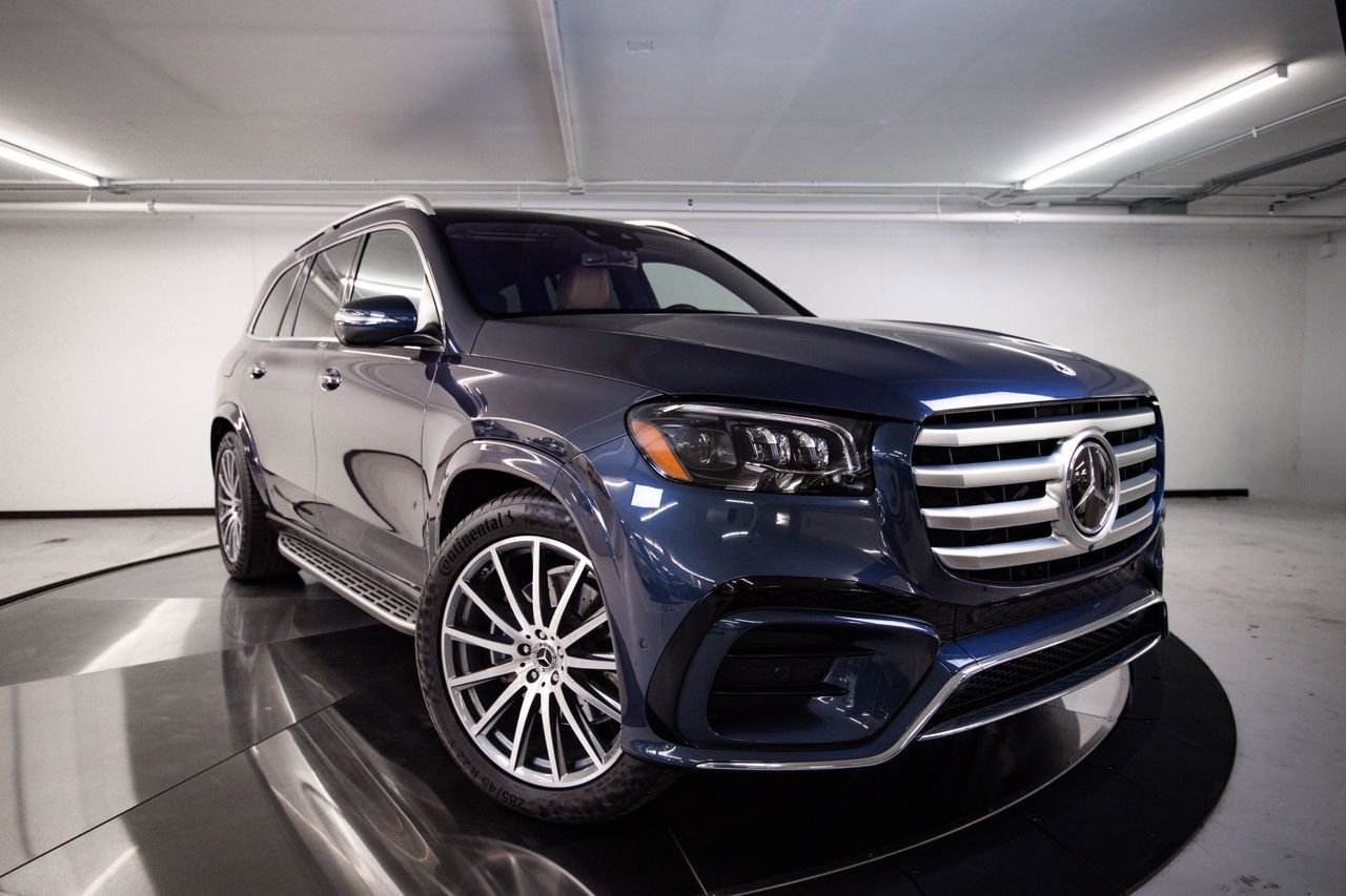 Used 2024 Mercedes-Benz GLS 580 4MATIC image 9