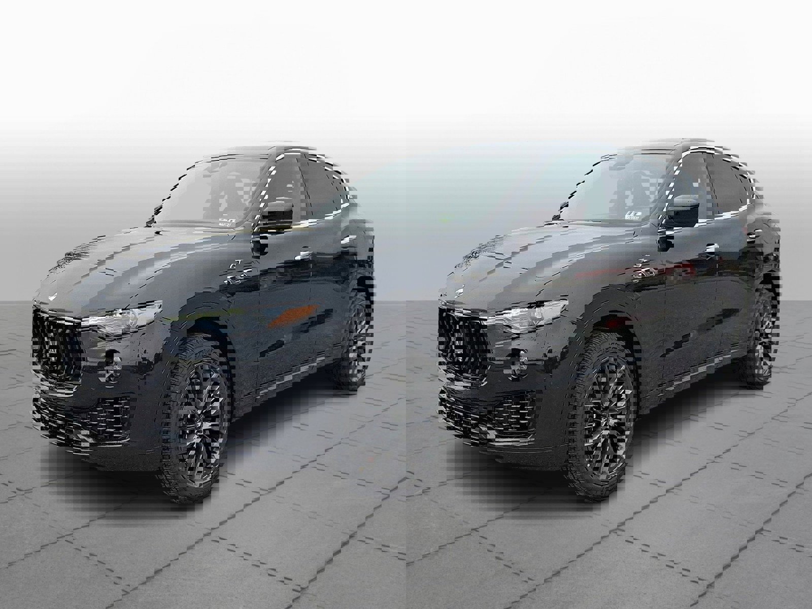 Used 2024 Maserati Levante GT Ultima image 3