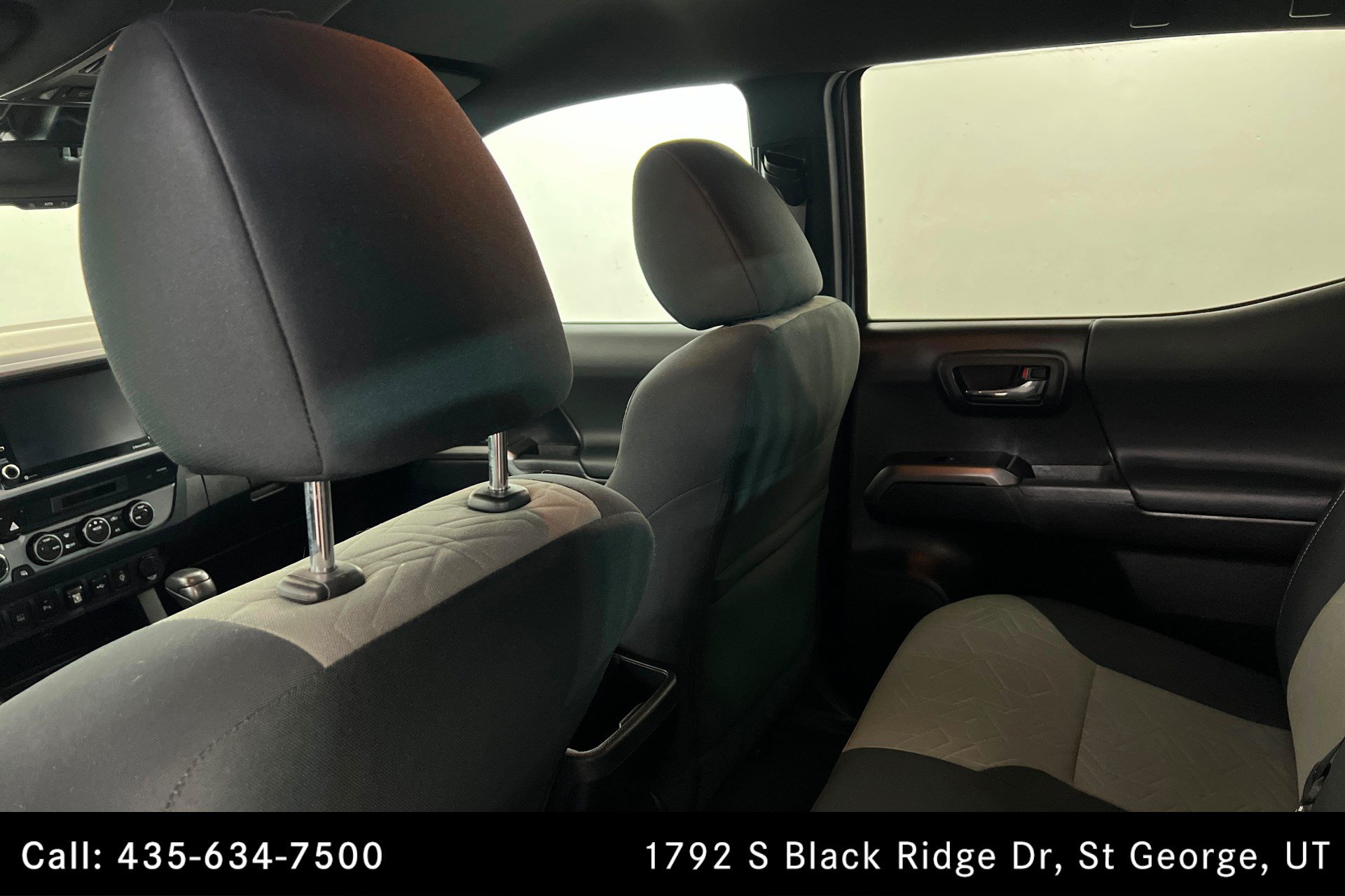 Used 2022 Toyota RAV4 XSE AWD/4WD image 18