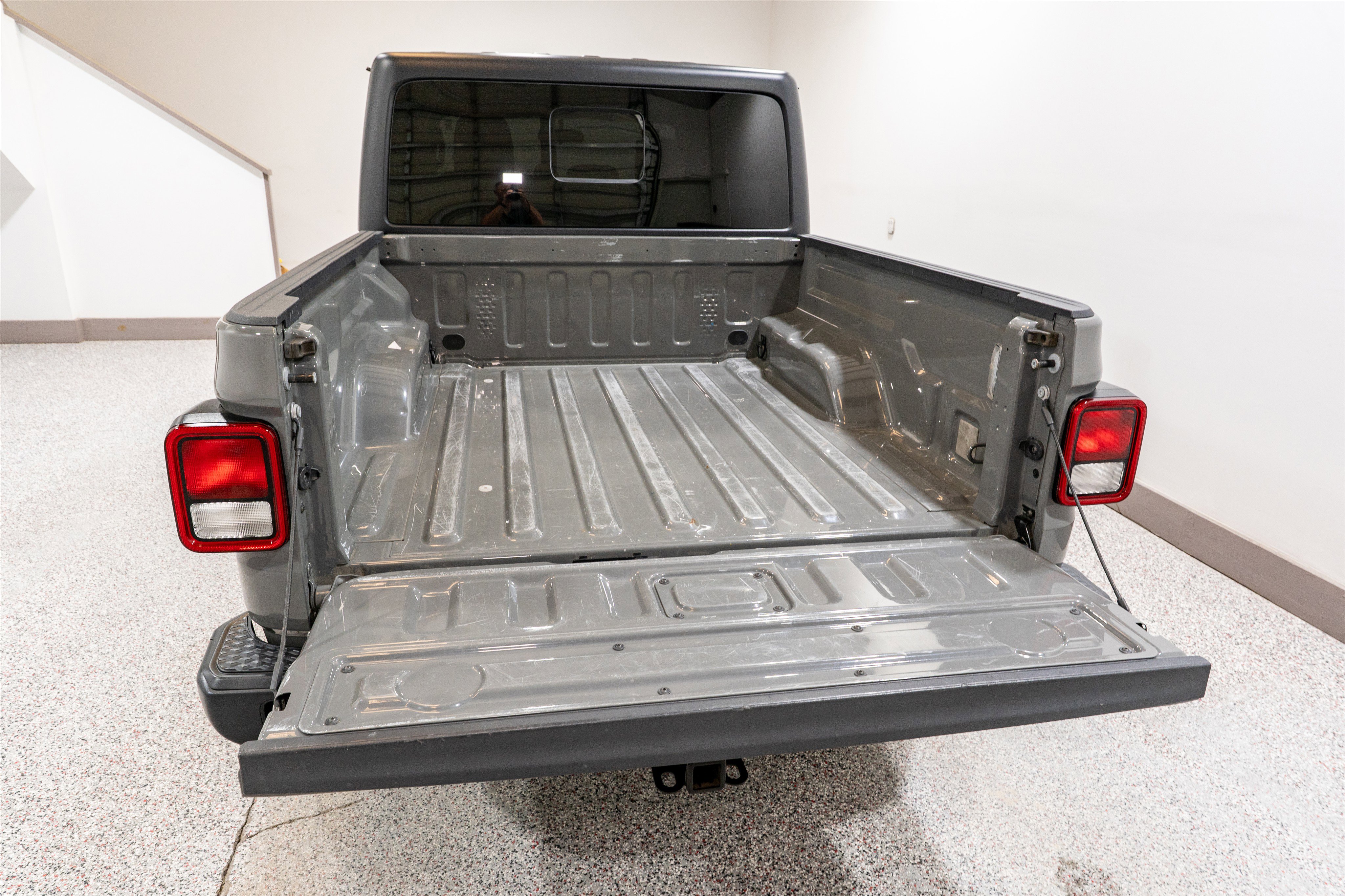 Used 2022 Jeep Gladiator Sport AWD/4WD image 11
