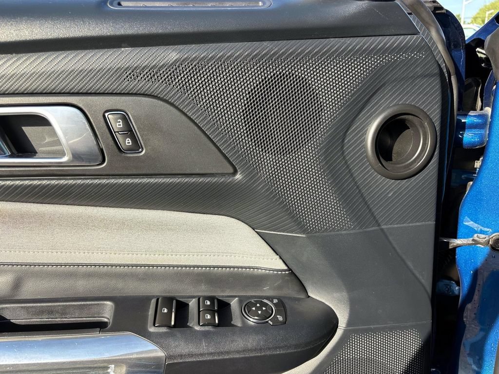 Used 2024 Ford Mustang Convertible RWD image 12