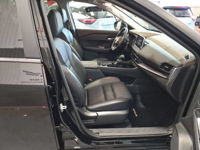 Certified 2023 Nissan Rogue SV w/ SV Premium B Package AWD/4WD image 27