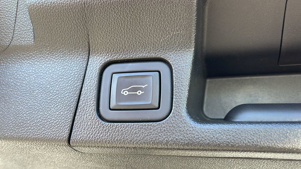 Used 2023 GMC Acadia AT4 w/ Technology Package image 28