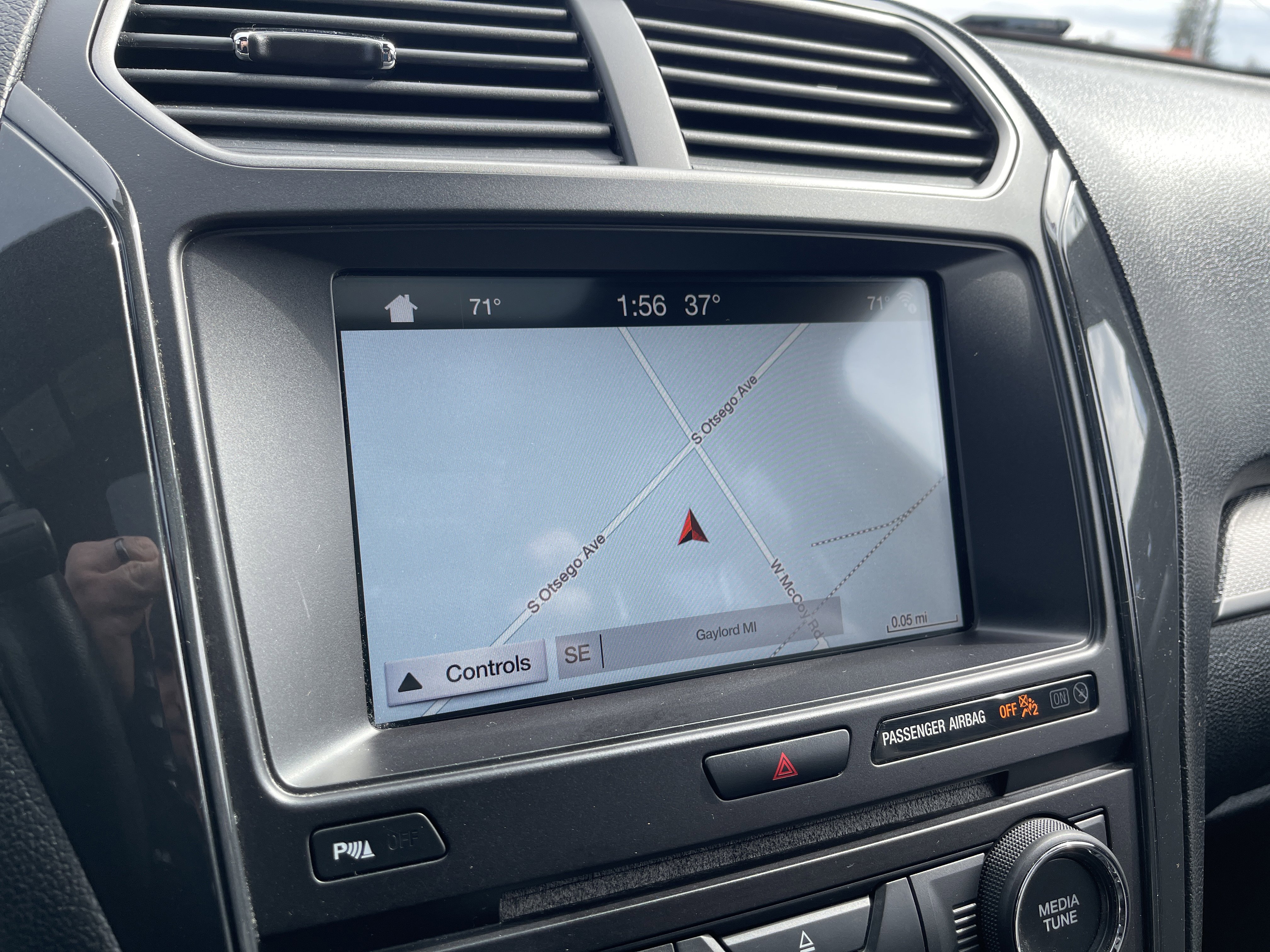 Used 2018 Ford Explorer XLT w/ Equipment Group 202A image 22