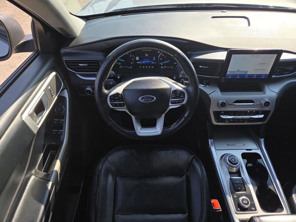 Used 2020 Ford Explorer XLT w/ Equipment Group 202A image 28