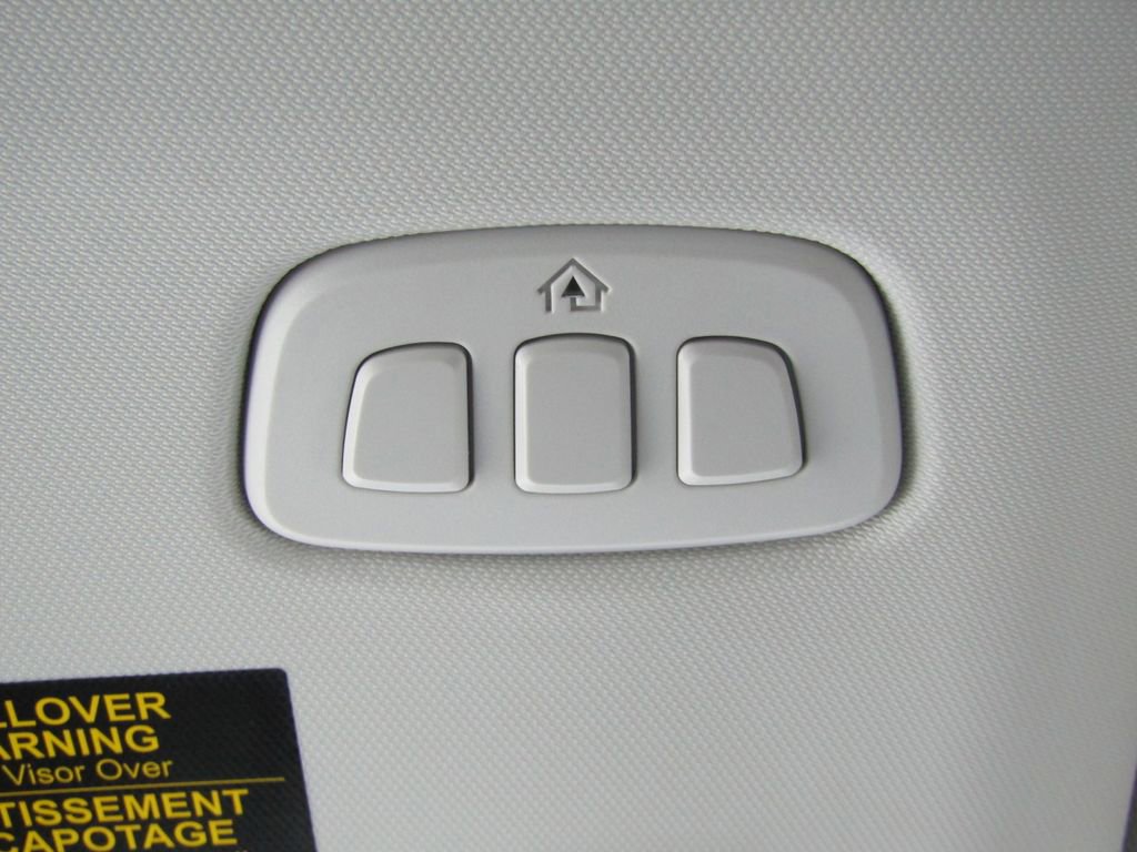 Used 2025 Ford Escape SE w/ PHEV Premium Package image 29