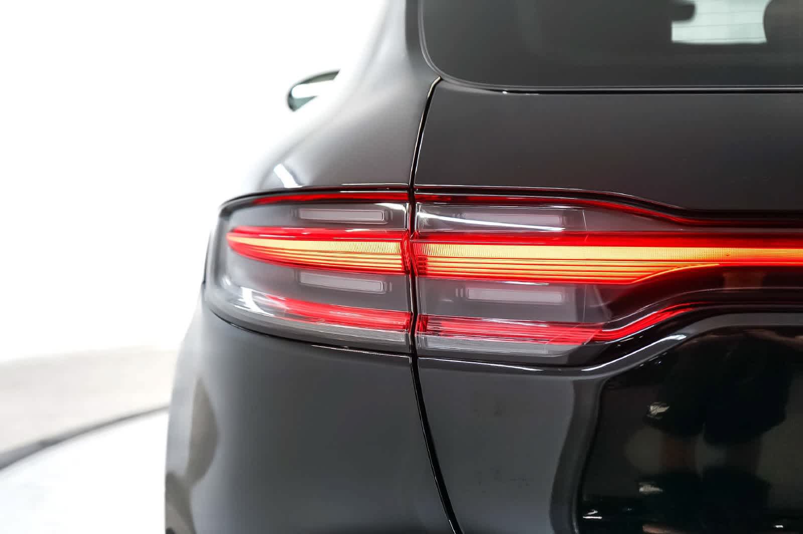 Certified 2026 Porsche Macan AWD/4WD image 11