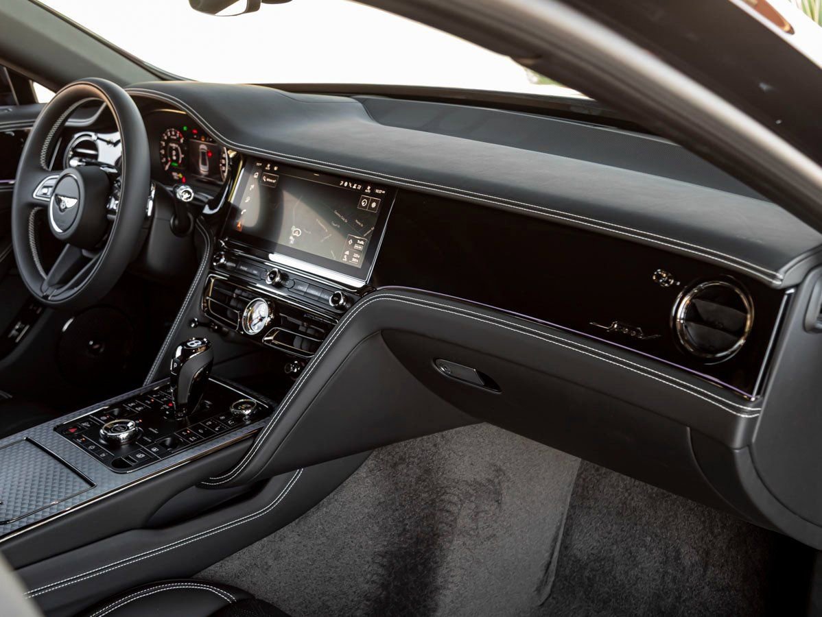 Used 2025 Bentley Flying Spur Plug-In Hybrid image 28