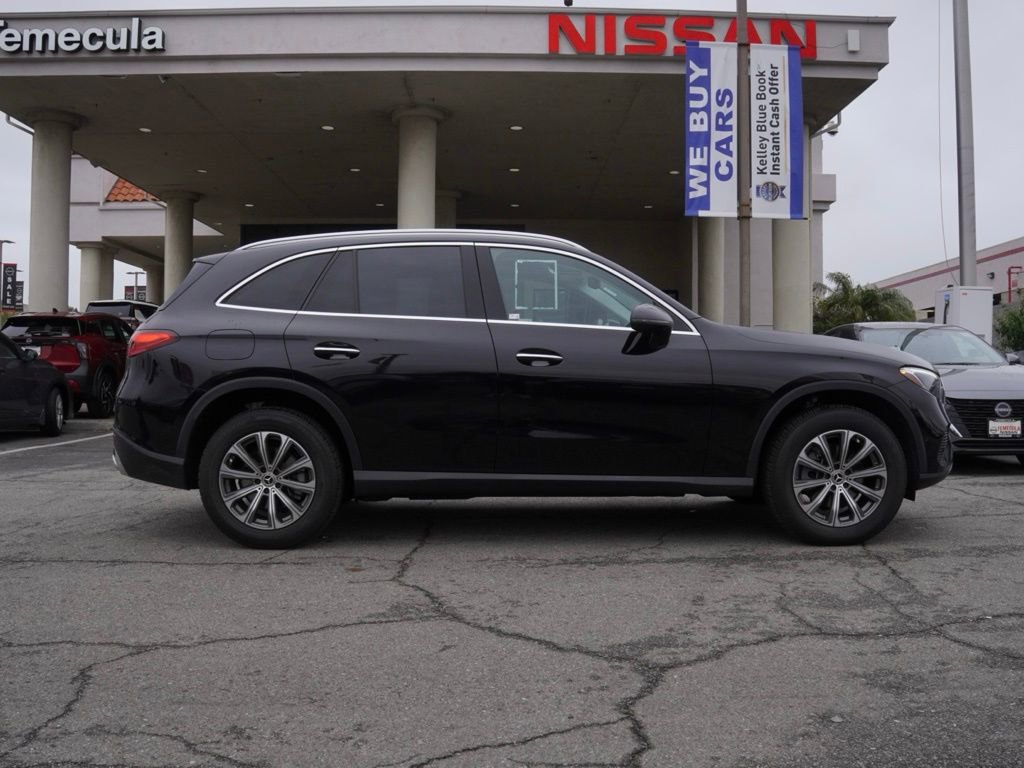 Used 2024 Mercedes-Benz GLC 300 image 3