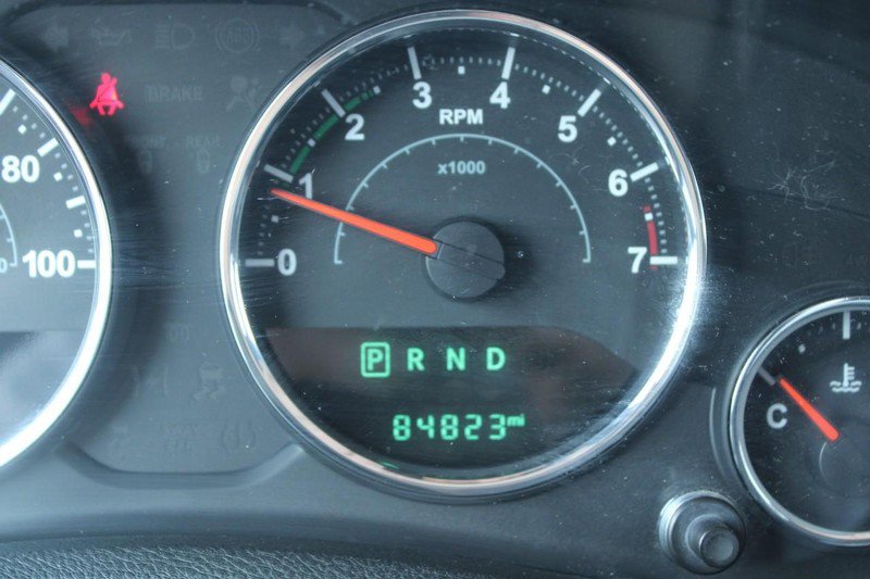 Used 2015 Jeep Wrangler Unlimited Sahara image 19