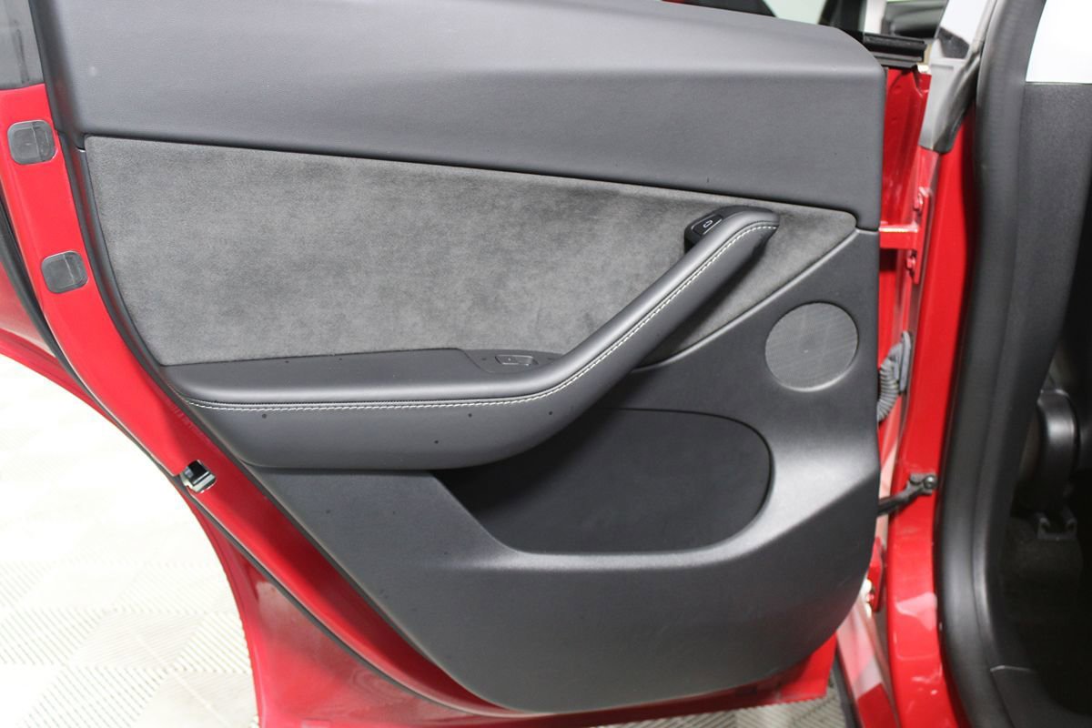 Used 2021 Tesla Model Y Long Range AWD/4WD image 22