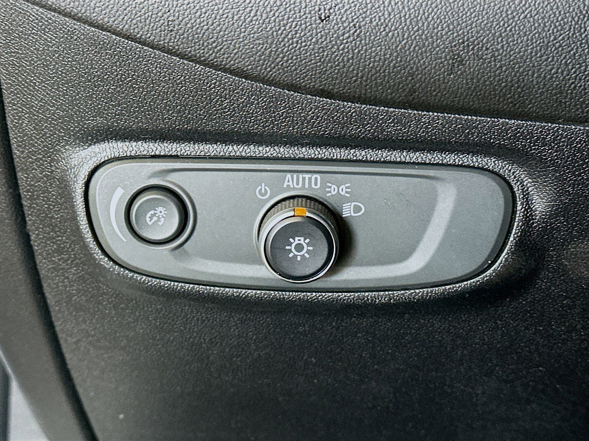 Used 2019 Chevrolet Equinox LT image 17