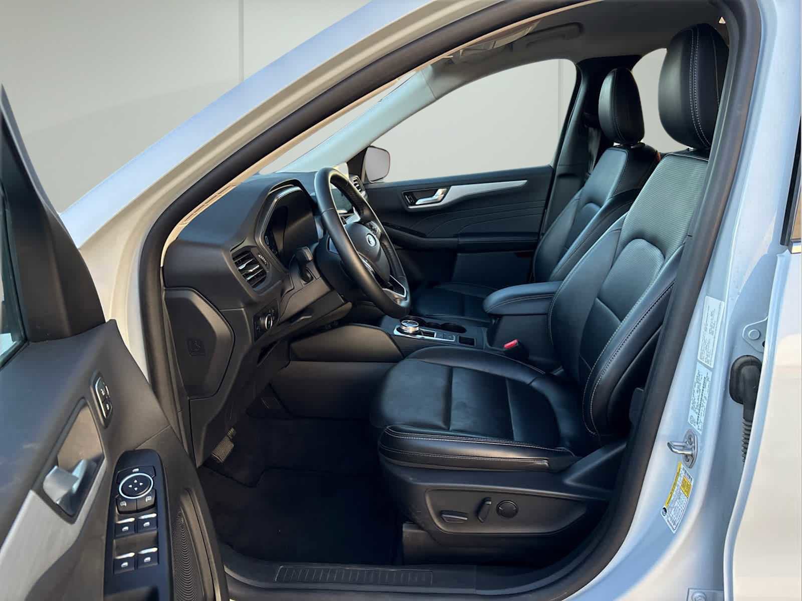 Used 2025 Ford Escape Platinum image 10