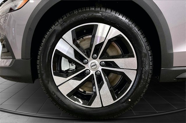 New 2026 Volvo V60 B5 Cross Country Plus w/ Climate Package image 14