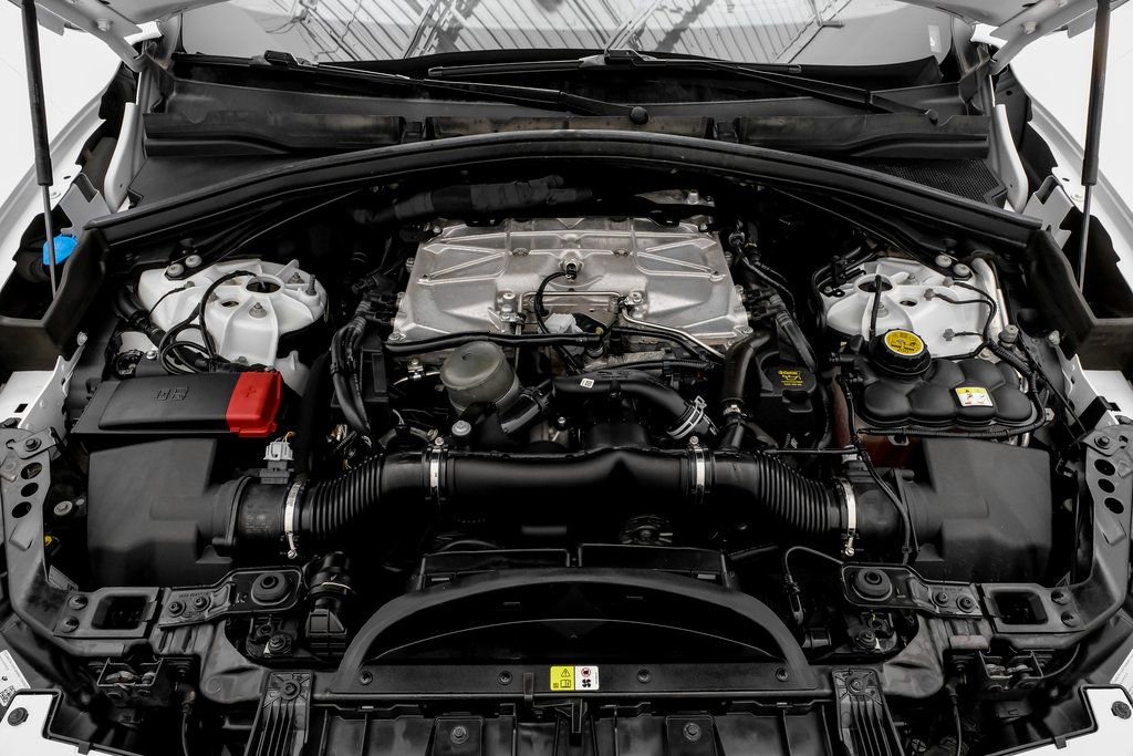 Used 2023 Jaguar F-PACE SVR image 41