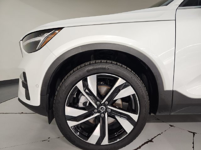 Used 2023 Volvo XC40 B5 Ultimate w/ Protection Package Premier AWD/4WD image 11