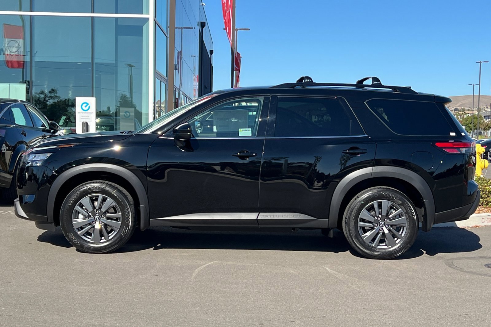 New 2025 Nissan Pathfinder SV w/ Cargo Package image 7