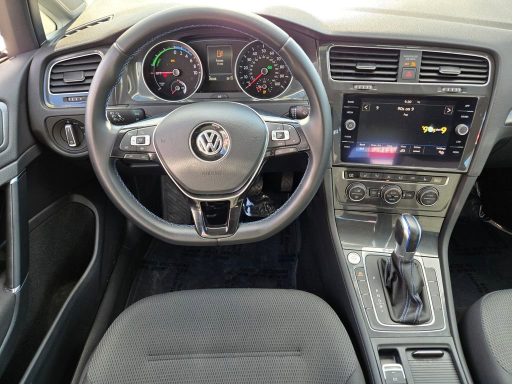 Used 2019 Volkswagen e-Golf SE w/ Driver Assistance Package image 14