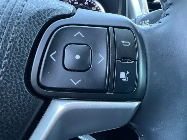Used 2016 Toyota Highlander XLE AWD/4WD image 23