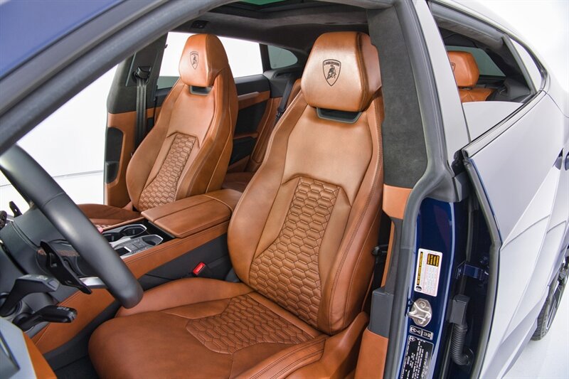 Used 2022 Lamborghini Urus AWD/4WD image 16