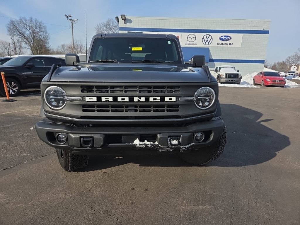 Used 2023 Ford Bronco Black Diamond image 2