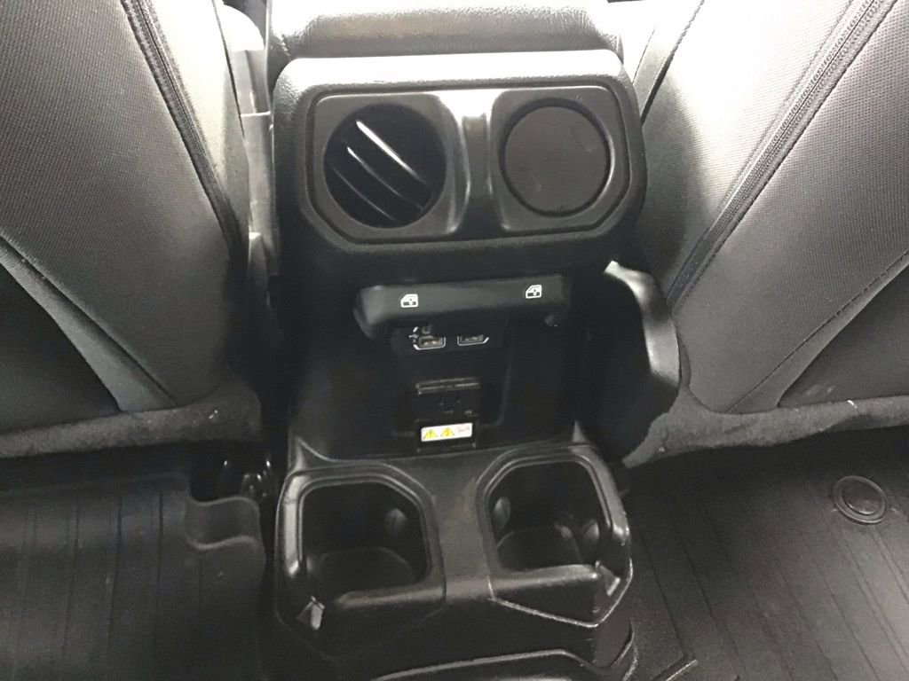 Used 2020 Jeep Gladiator Overland image 16
