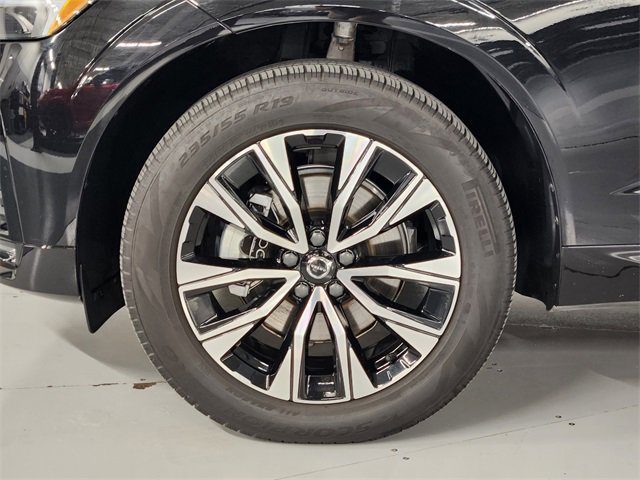 Used 2025 Volvo XC60 B5 Core image 7