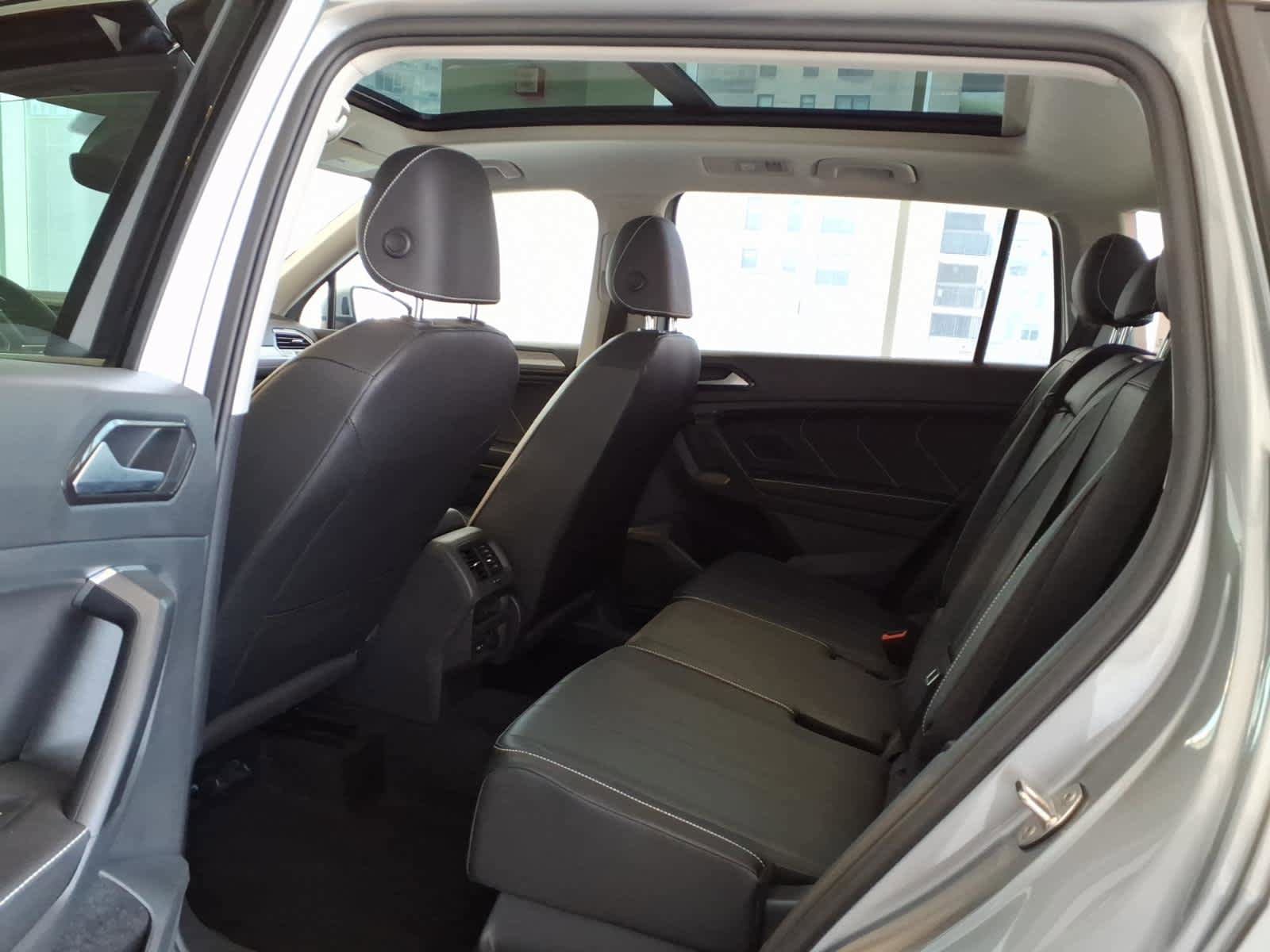 Certified 2023 Volkswagen Tiguan SE w/ Panoramic Sunroof Package AWD/4WD image 16