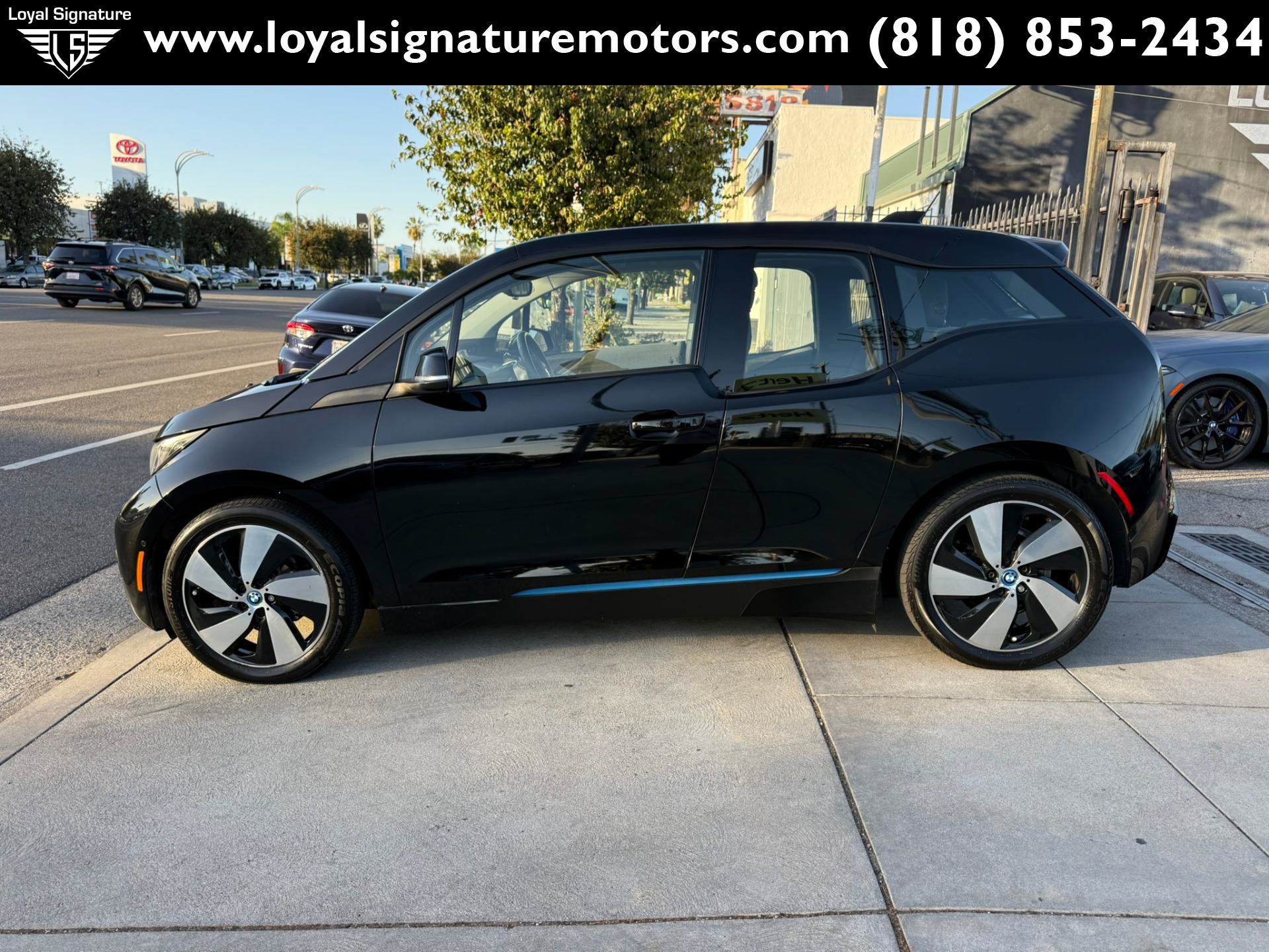 Used 2017 BMW i3 w/ Range Extender RWD image 4