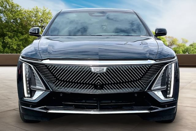 Used 2024 Cadillac Lyriq Luxury w/ LPO, Floor Liner Package AWD/4WD image 2