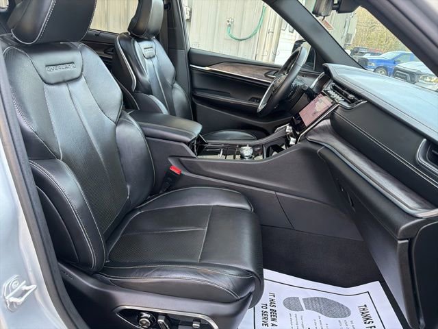 Used 2022 Jeep Grand Cherokee Overland w/ Luxury Tech Group IV image 13