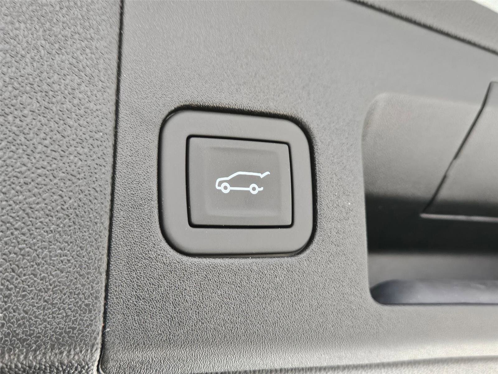 New 2026 Cadillac XT5 Luxury w/ LPO, Floor Liner Package FWD image 29