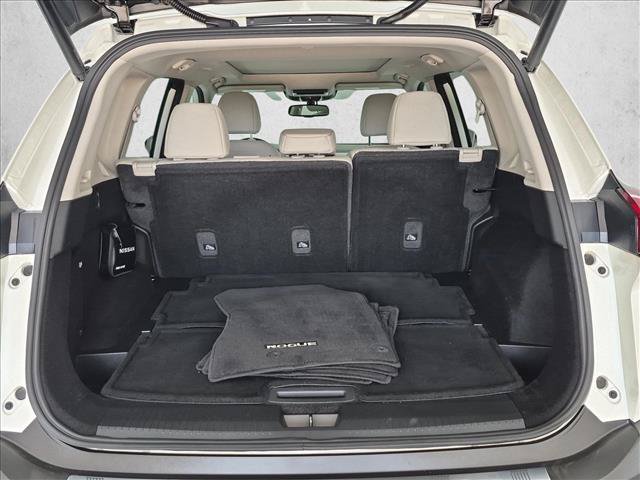 Used 2023 Nissan Rogue SL w/ SL Premium Package AWD/4WD image 6