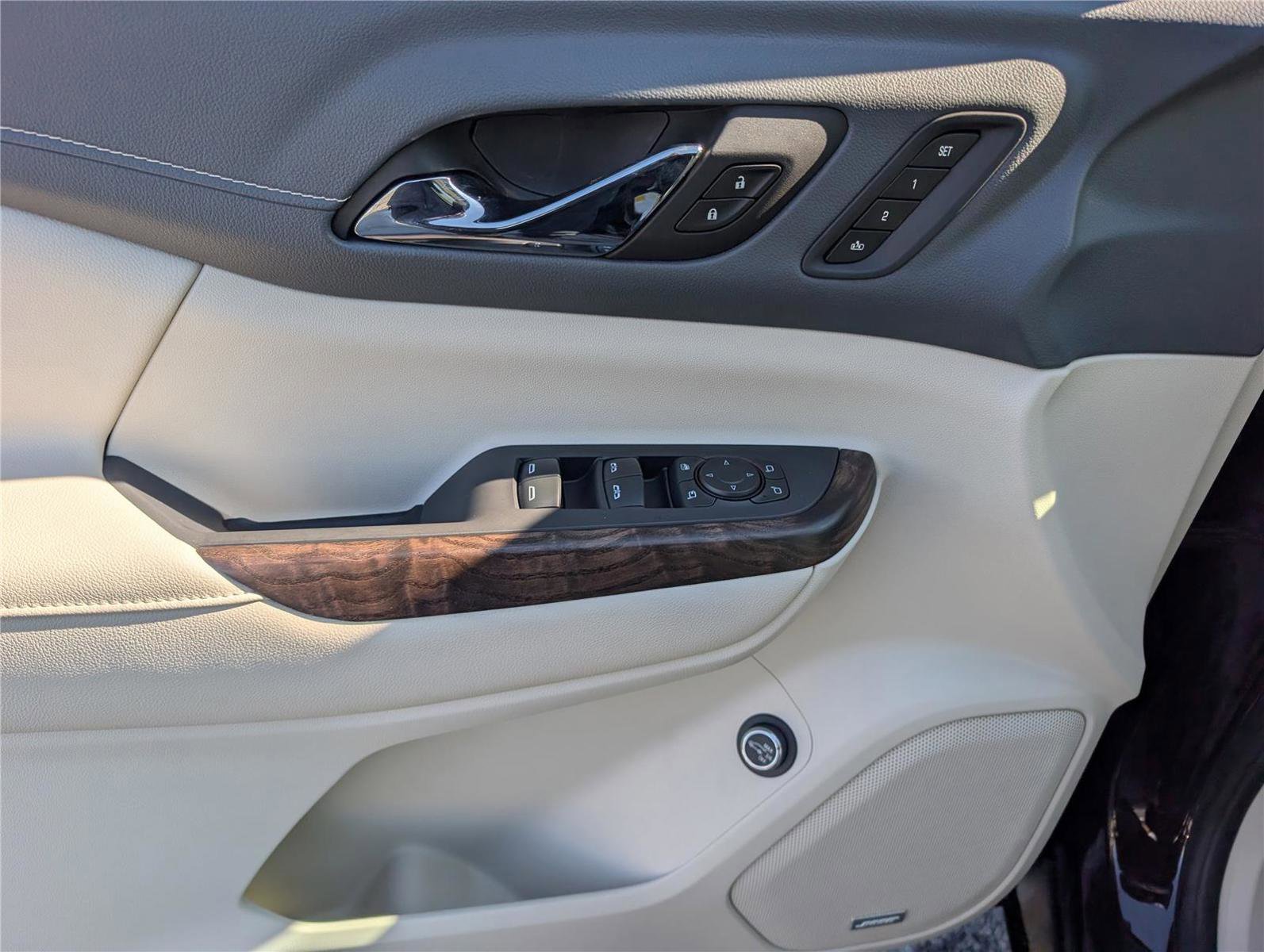 Used 2021 GMC Acadia Denali w/ Denali Ultimate Package image 22