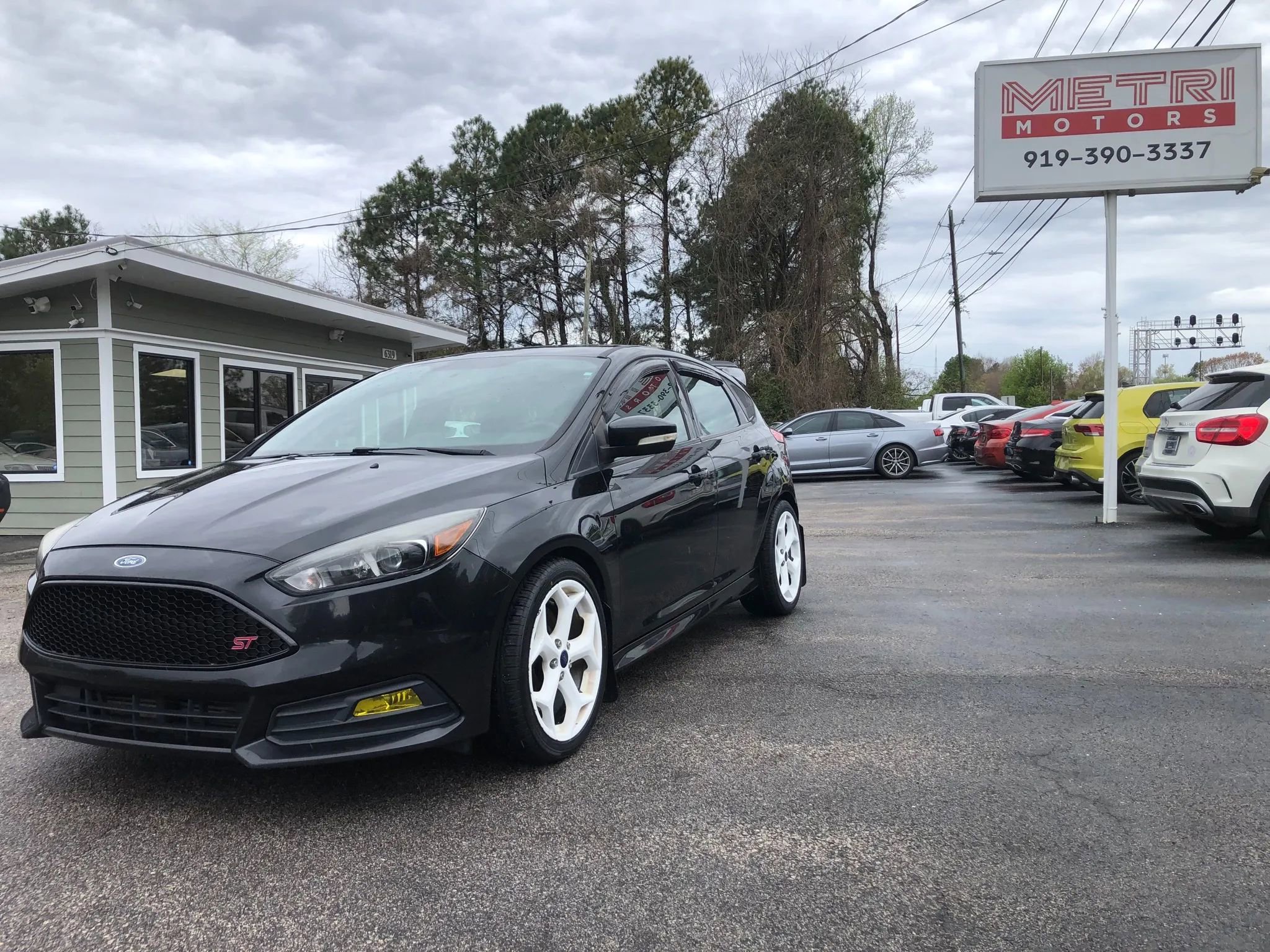 Used 2015 Ford Focus ST w/ Equipment Group 402A FWD image 10