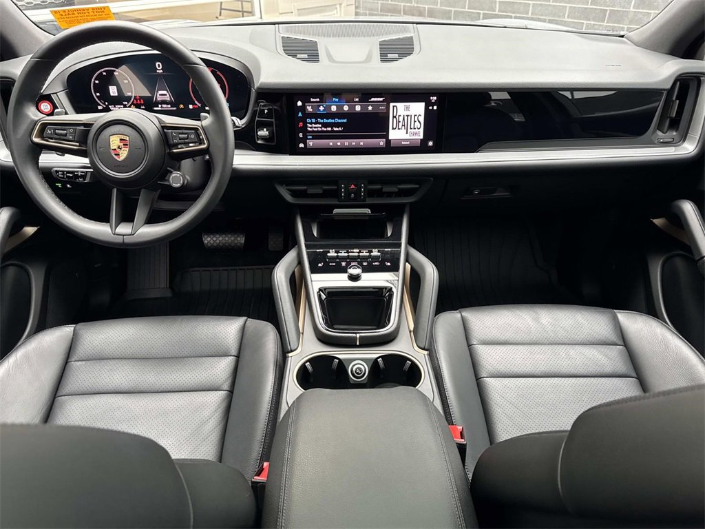 Used 2024 Porsche Cayenne image 16