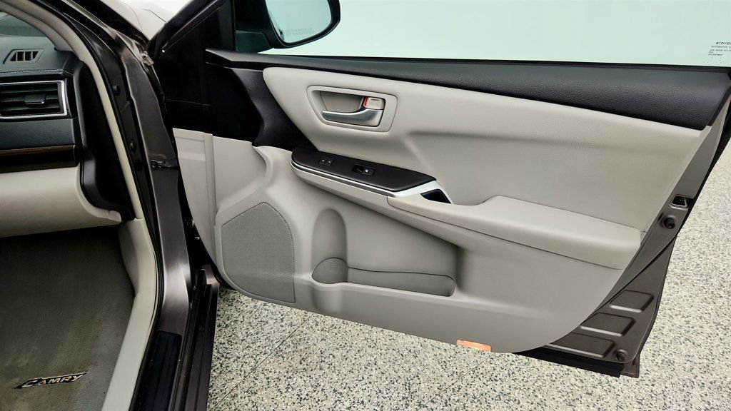 Used 2015 Toyota Camry LE FWD image 25