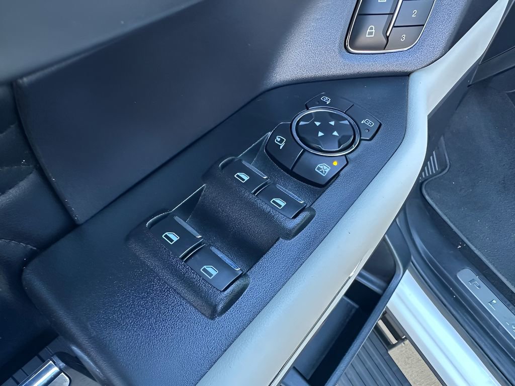 Used 2021 Ford Expedition Max Platinum image 11