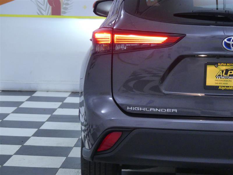 Used 2021 Toyota Highlander XLE image 32