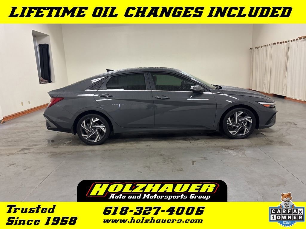 Used 2025 Hyundai Elantra Limited FWD image 1