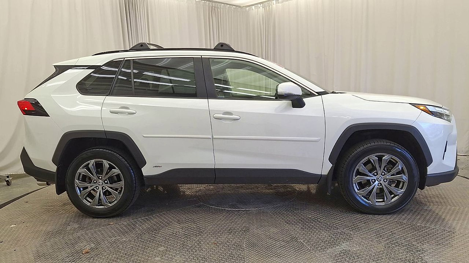 Certified 2022 Toyota RAV4 XLE Premium image 4