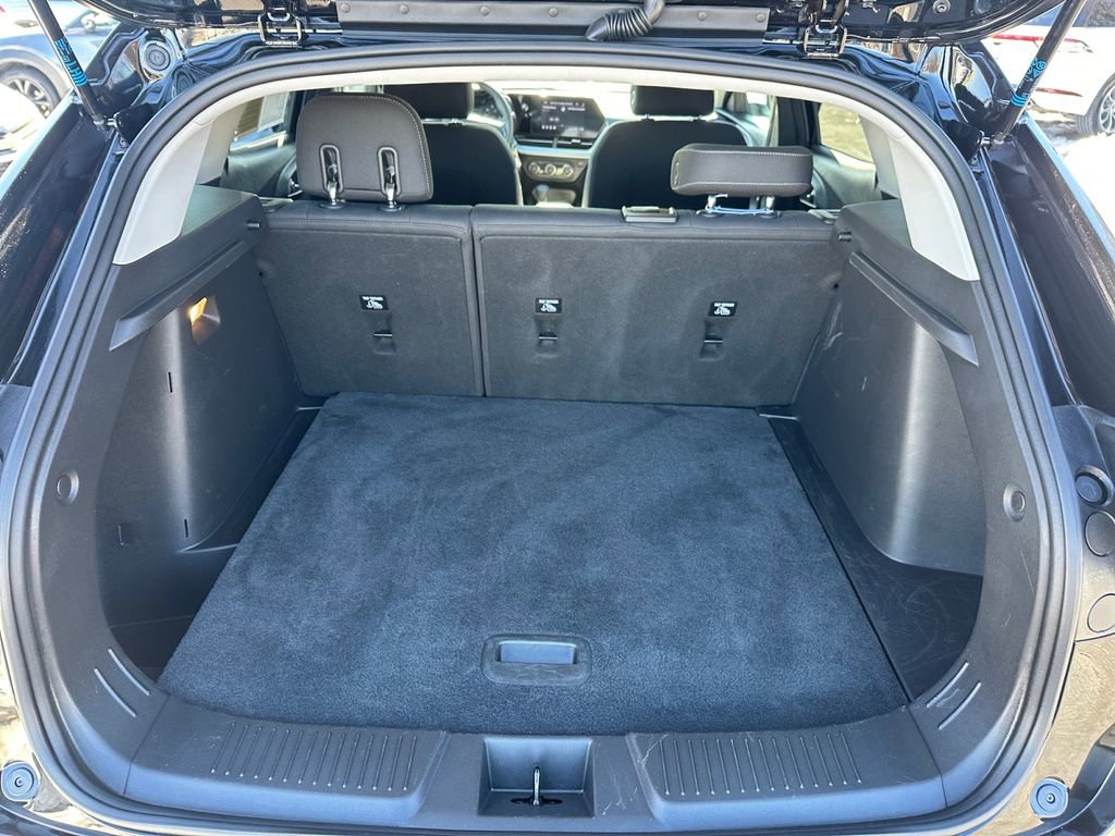 Used 2025 Chevrolet Trax LS image 21