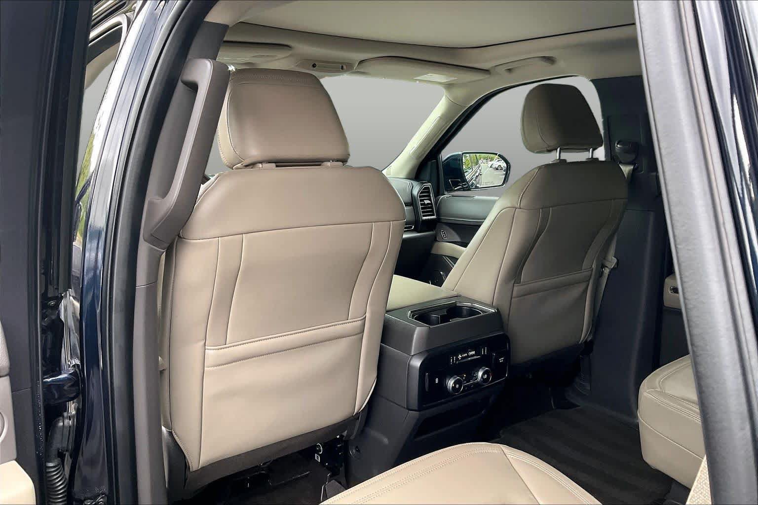 Used 2021 Ford Expedition Limited AWD/4WD image 22