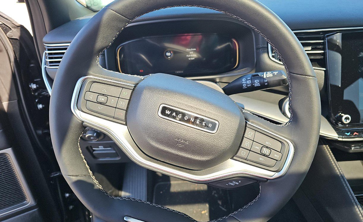 Used 2024 Jeep Wagoneer Series II AWD/4WD image 8
