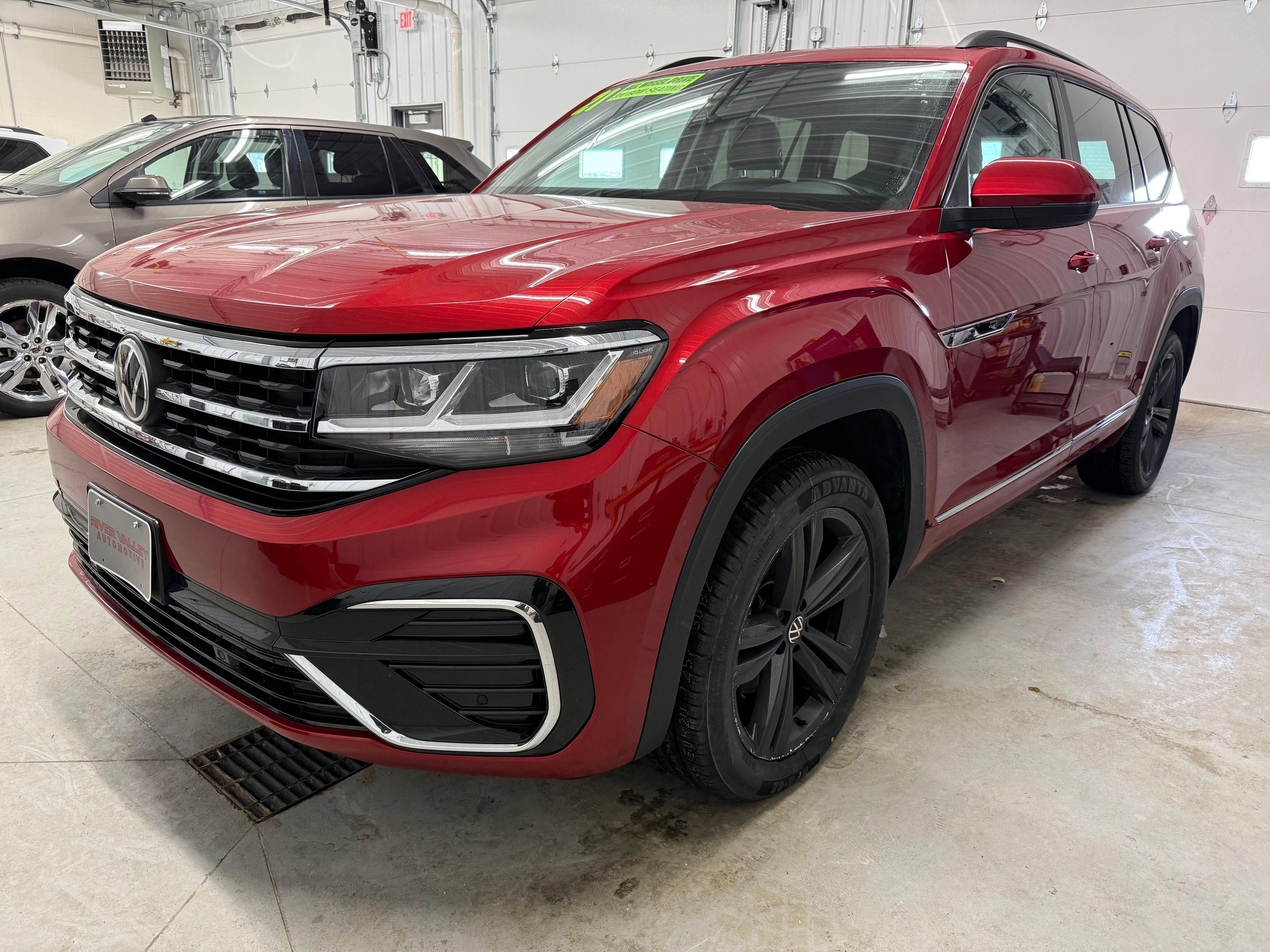 Used 2021 Volkswagen Atlas SE w/ Panoramic Sunroof Package