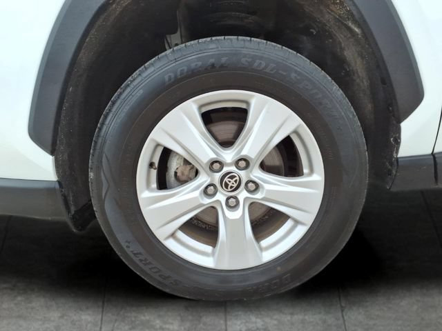 Used 2021 Toyota RAV4 XLE AWD/4WD image 9